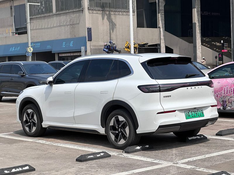Geely EX5
