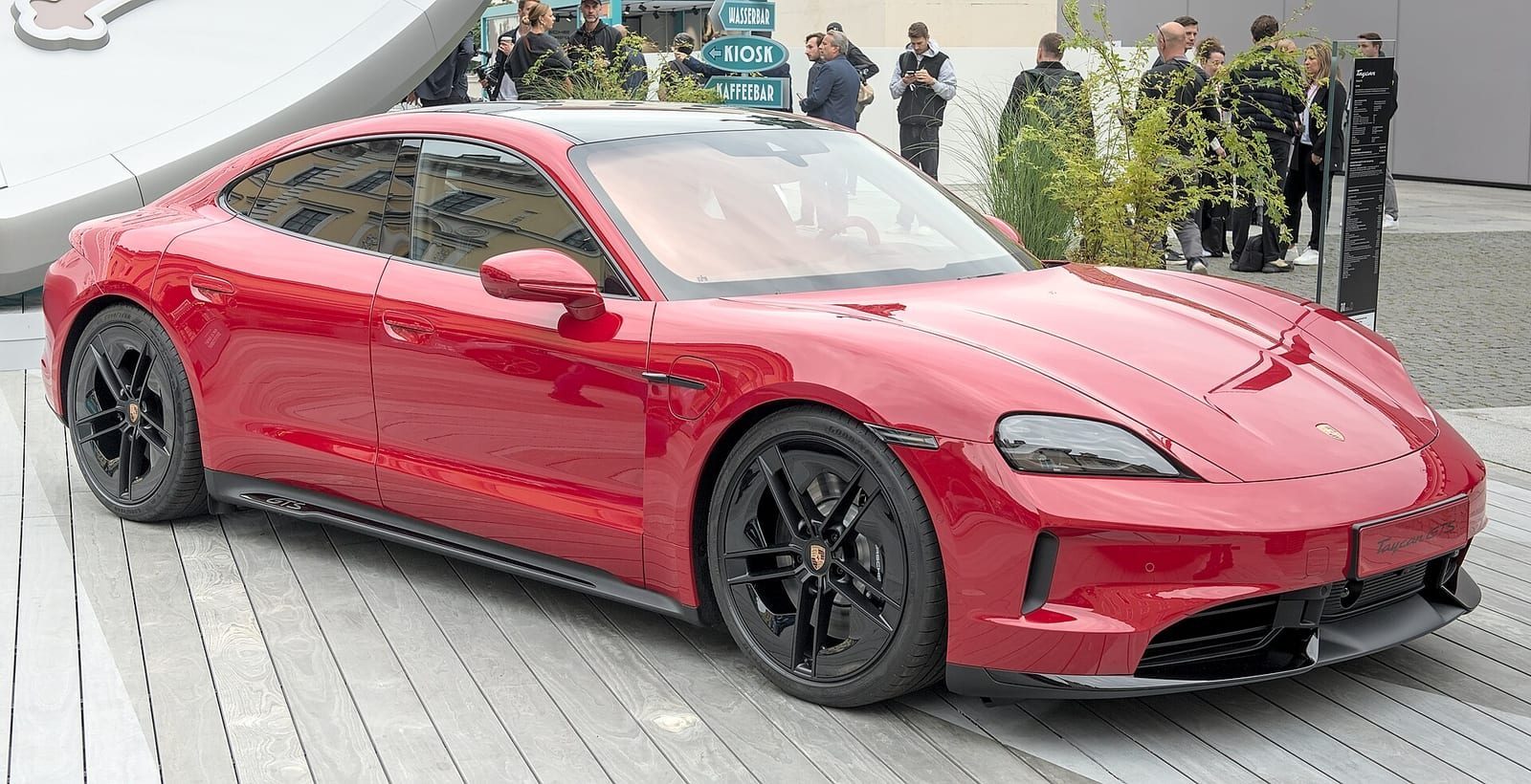 Porsche Taycan I рестайлинг — Вид спереди